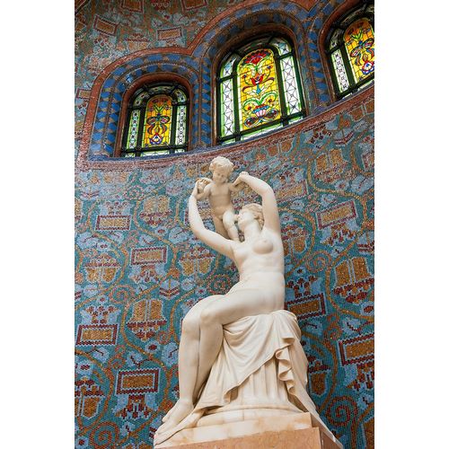 Haseltine, Tom 아티스트의 Statue inside The Gellert Hotel and Baths-known as the finest of Budapest bath houses with its Neo-작품입니다.